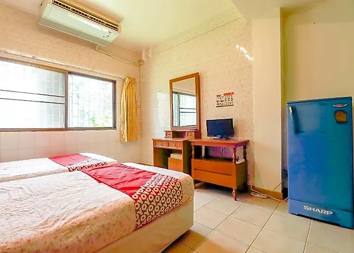 Oyo 583 Sweethome 2*